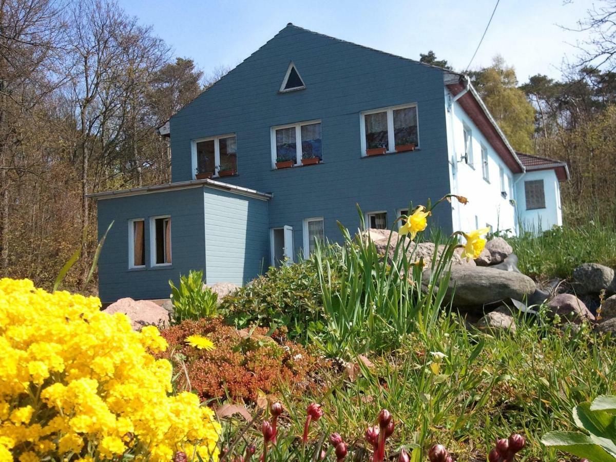 ホテルGasthof Blaues Haus Bastorf エクステリア 写真